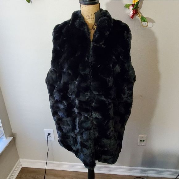 Rachel Zoe‎ super soft black faux fur vest plus size 1X new!!! - Picture 1 of 8